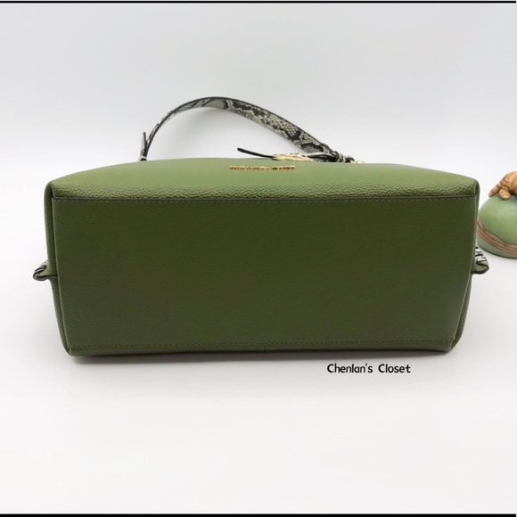 NWT Michael Kors Joan Set - Picture 6 of 10